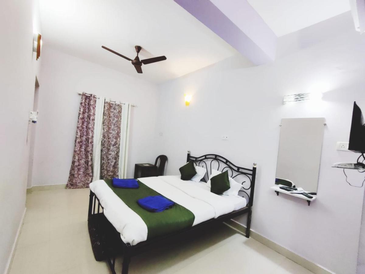 Tiger Eye Guest House Calangute Bagian luar foto